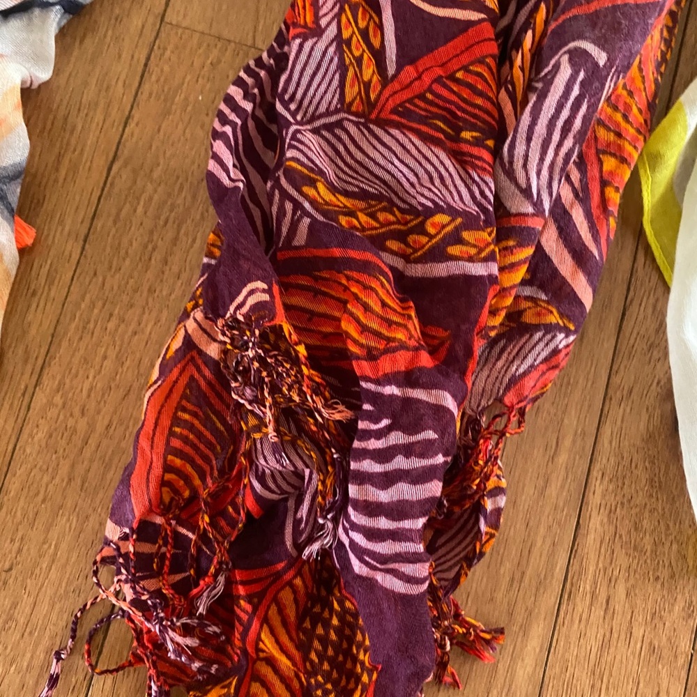 Bundle of 3 Old Navy scarves, EUC, like new - Picture 2 of 6